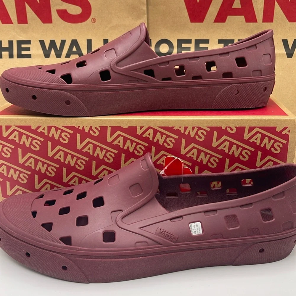 Vans Men’s Slip-On Trk Tawny Port
VN0A5HF8TWP
Sneakers - Picture 1 of 16